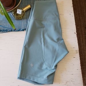 Wunder Train Contour Fit High-Rise Short 8"